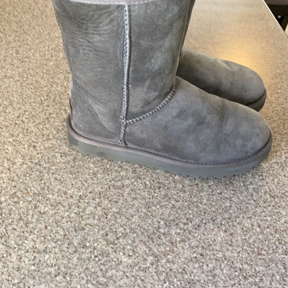 UGGS